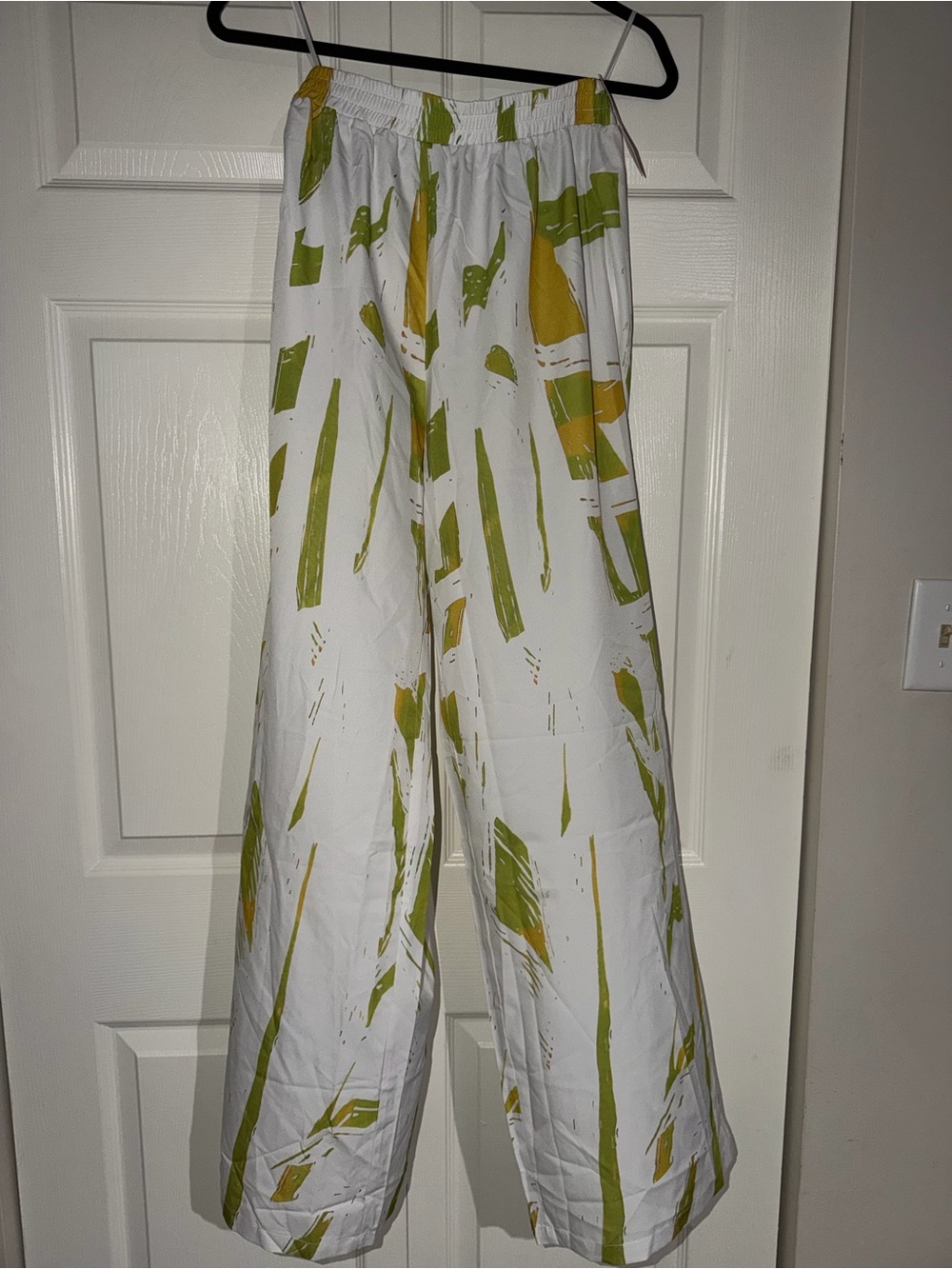 MICAS Wide-Leg White Pants with Green Print